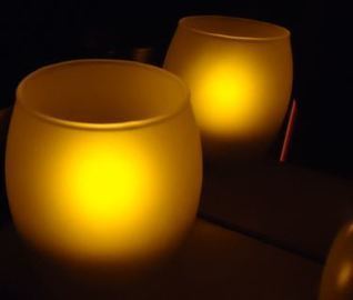 Photophore bougie led en déco de table de mariage pas cher | Robes de mariée d'occasion | Scoop.it