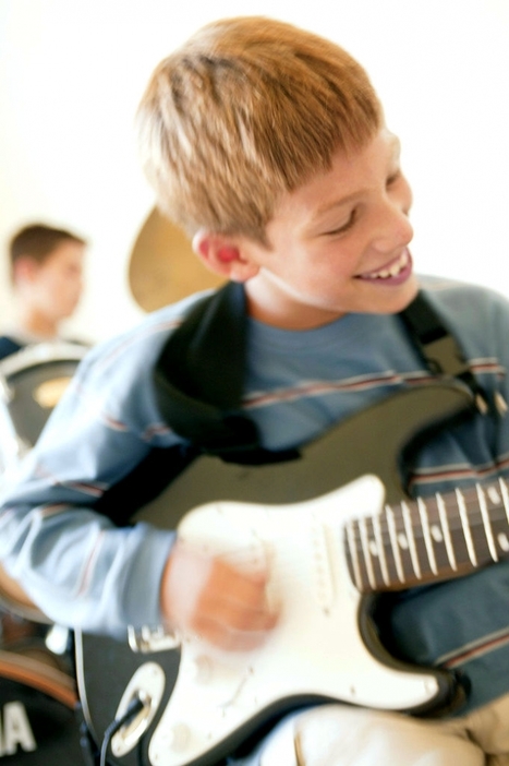 Playing Music in a Group Significantly Improves a Child's Ability to Empathize and Show Compassion | Science News | Scoop.it