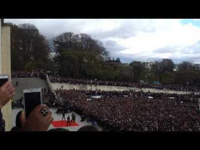 20 000 personnes en délire pour voir Psy au Trocadéro | Trollface , meme et humour 2.0 | Scoop.it