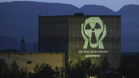 Le message spectaculaire de Greenpeace contre le nucléaire | Mais n'importe quoi ! | Scoop.it