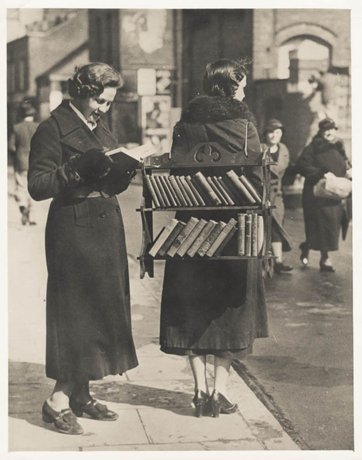 The (Vintage) Walking Library | Readin', 'Ritin', and (Publishing) 'Rithmetic | Scoop.it
