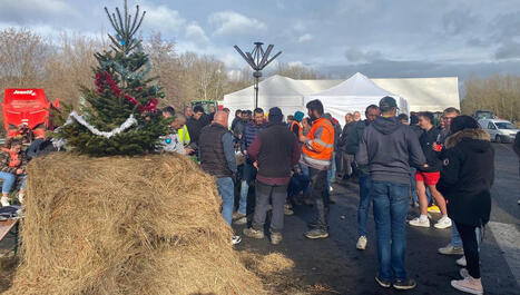 Dermatose&nbsp;: une messe de No&euml;l sur l'autoroute A64 organis&eacute;e par les agriculteurs du barrage d'Urt - ICI | BABinfo Pays Basque | Scoop.it