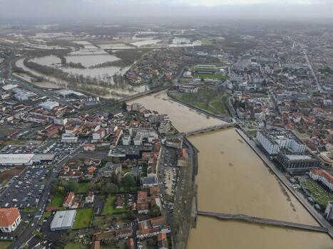 Crues et inondations &agrave; Dax. Camping et club hippique &eacute;vacu&eacute;s, route des Mini&egrave;res ferm&eacute;e&hellip;&nbsp;: le point sur la situation | Landes - Conseils municipaux & communautaires | Scoop.it