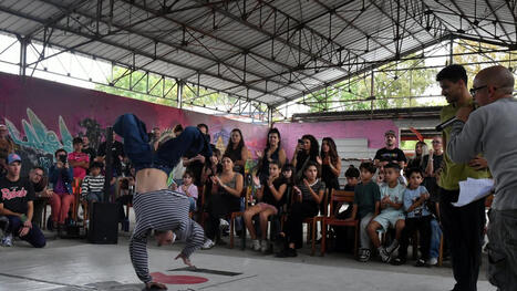 EN IMAGES. Grafs, rythmes, couleurs et show hip-hop : les 65ers mettent la culture de la rue au c&oelig;ur de la renaissance du Lien, cette friche industrielle | Reconversion de friches | Scoop.it