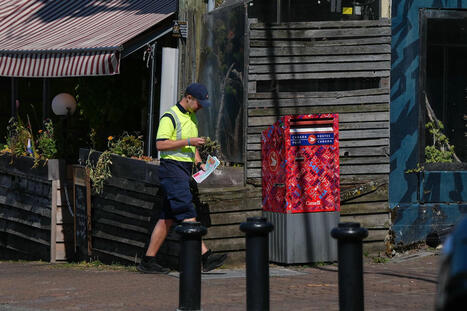 Canada Post reports $407-million quarterly loss, blames union overtime ban - The Globe and Mail | Corporate governance - Vigil | Scoop.it