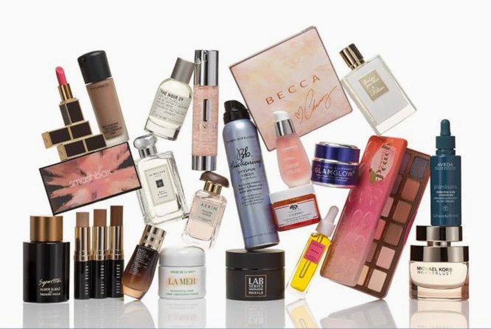 Estée Lauder’s new shareholder report actually includes shoppable pictures via @competia | WHY IT MATTERS: Digital Transformation | Scoop.it