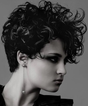 Medium Curly Hairstyles In Hairstyles Trends Scoop It