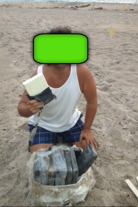 Miehet l&ouml;ysiv&auml;t rannalta 18 kiloa kokaiinia &ndash; Latasivat kuvan l&ouml;yt&ouml;saaliistaan nettiin! | 1Uutiset - Lukemisen t&auml;hden | Scoop.it