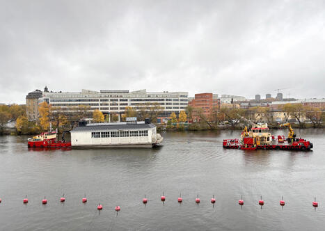Här flyter det 95-åriga badhuset – genom stan | 1Uutiset - Lukemisen tähden | Scoop.it