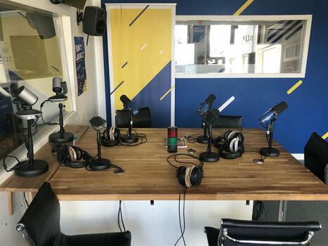 Risques de licenciements et d'annulation de projets : les radios associatives nantaises menacées par le PLF 2025 | PLF2026 : Cataclysme budgétaire pour les radios associatives | Scoop.it