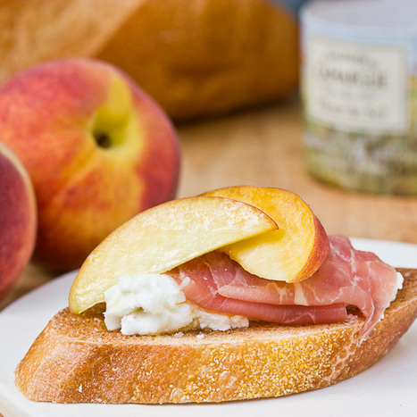 Recipe:  Peach & Prosciutto Bruschetta   Recipes from The Kitchn | Really interesting recipes | Scoop.it