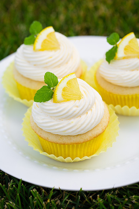 Lemon Cupcakes with Lemon Buttercream Frosting | foodSenses | Scoop.it