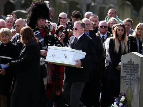 Funeral for unnamed baby: Hundreds gather to mourn for anonymous infant found on Edinburgh railway path - The Independent | Denizens of Zophos | Scoop.it