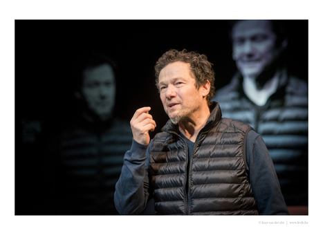 La Petite Fille de Monsieur Linh, texte de Philippe Claudel, mise en scène de Guy Cassiers | Revue de presse théâtre | Scoop.it
