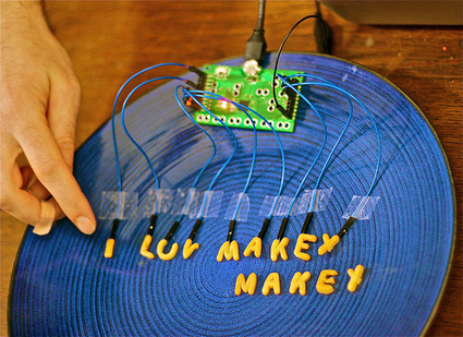 MaKey MaKey  An Invention Kit for Everyone | Cabinet de curiosités numériques | Scoop.it