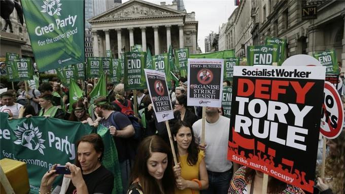 Thousands join anti-austerity march in London | real utopias | Scoop.it