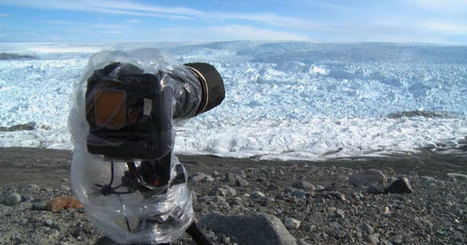 Man points camera at ice – seconds later he captures the impossible on film | pixels and pictures | Scoop.it