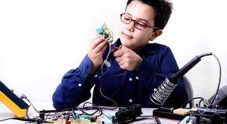10 Ways Kids Can Learn About Robotics | Learning | Peer2Politics | Scoop.it