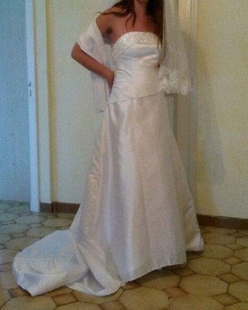 Robe de mariée blanche avec traine -taille 34/36/38 - Var | Robes de mariée d'occasion | Scoop.it
