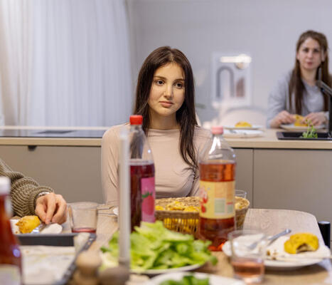 Ayla, 21, utvisas ensam till Iran &ndash; resten av familjen f&aring;r stanna | 1Uutiset - Lukemisen t&auml;hden | Scoop.it