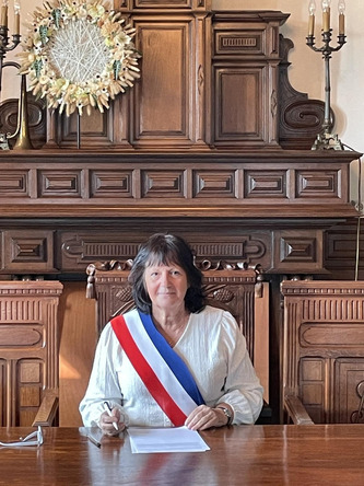 Saint-Avit&nbsp;: Bernadette Young, premi&egrave;re femme maire du village, a pris ses fonctions | Landes - Conseils municipaux & communautaires | Scoop.it