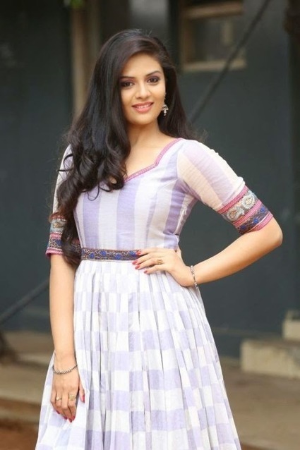 Sunny Leone look alike Sree Mukhi Pictures in Long Frock Dress at Dhana Lakshmi Talupu Tadithe Movie IndianRamp.com, Actress, Tollywood, Western Dresses | Indian Fashion Updates | Scoop.it