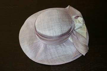 Annonce : Capeline - Chapeau - violine clair E. WERLE - T58 - Provence Alpes Côte d'azur - Vaucluse - Occasion du mariage | Robes de mariée d'occasion | Scoop.it