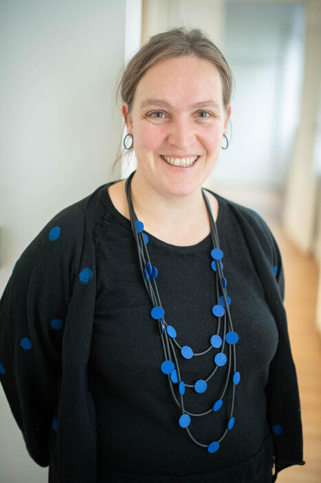 Parole au Secours Catholique : &laquo; Les personnes sont oblig&eacute;es de &laquo; s'int&eacute;grer &raquo; toutes seules derri&egrave;re un &eacute;cran &raquo; | Savoirs de base, Illettrisme et FLE | Scoop.it