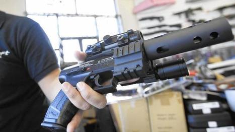 Real or fake? Tragic encounters fuel debate over realistic-looking replica guns - LATimes.com | Thumpy's 3D House of Airsoft™ @ Scoop.it | Scoop.it