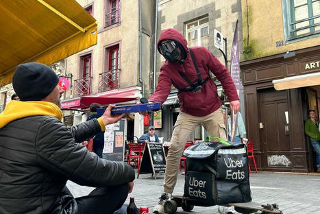 &ldquo;Le livreur du futur&rdquo; offre des repas aux SDF gr&acirc;ce &agrave; sa cagnotte et enflamme les r&eacute;seaux sociaux | Strat&eacute;gie pauvret&eacute; et pacte des solidarit&eacute;s | Scoop.it
