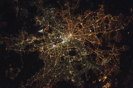 „Walking through neighborhoods, volunteers identified sources of light pollution… | Peter Stumpf | Notebook or My Personal Learning Network | Scoop.it