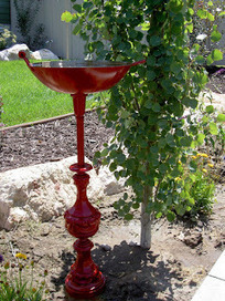 Lamp & wok become a bird bath | Upcycled Garden Style | Scoop.it