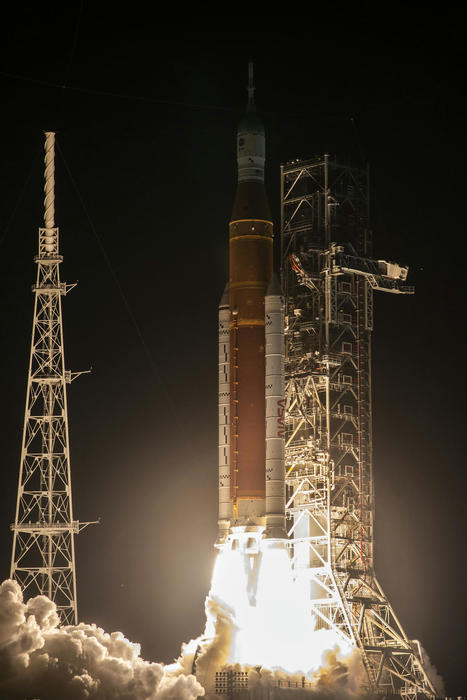Despega la misión Artemisa I: el cohete SLS lanza la nave Orión rumbo a la Luna | Ciencia-Física | Scoop.it