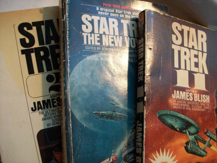Vintage paperback Star Trek Paperbacks  Vintage by GTDesigns | Antiques & Vintage Collectibles | Scoop.it