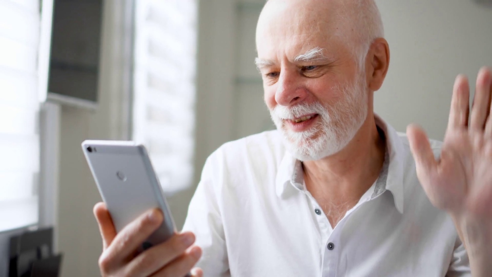 Что говорит дед. Что говорит дед. Дед гарольд. Старик с бородой улыбается. Как говорил мой дедушка.