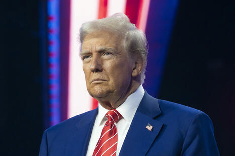 Donald Trump's Approval Rating Suffers 'Complete Inversion' - Newsweek | Backstabber Watch | Scoop.it