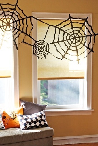 Cheap trash bag Halloween decorating | Aprender Manualidades infantiles | Scoop.it