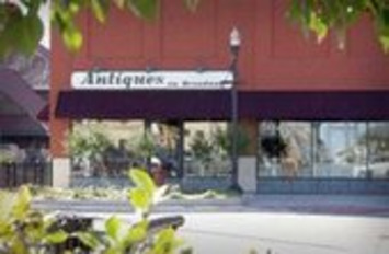 Antiques On Broadway on Facebook | Antiques & Vintage Collectibles | Scoop.it