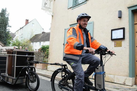Eure-et-Loir : de la cuisine au composteur, les biodéchets voyagent à vélo