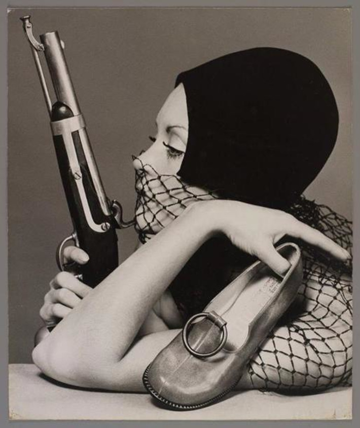 Sandi Mitchell with Gun, 1970 | A Marketing Mix | Scoop.it
