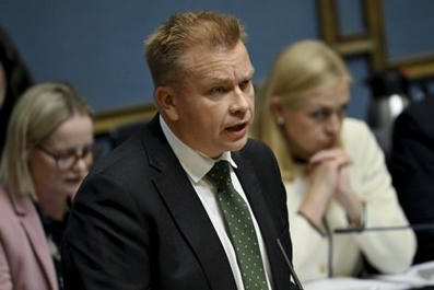 Keskusta yrittää kaataa hallituksen vetoamalla suurtyöttömyyteen | HS.fi | 1Uutiset - Lukemisen tähden | Scoop.it