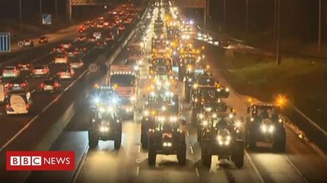 Farmers block M50 in go-slow protest | LE GRAND NORD | Scoop.it