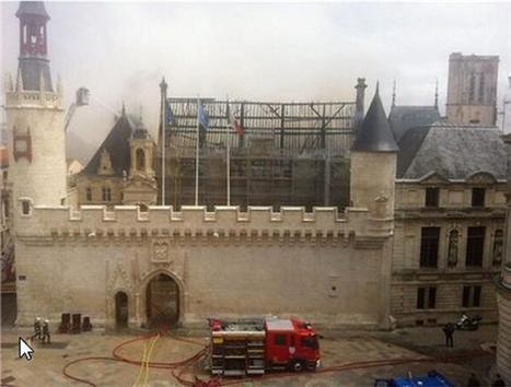 La Rochelle: un incendie ravage la mairie du 15e siècle | Tout le web | Scoop.it