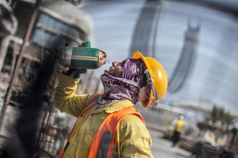 "Qatar's World Cup Building Boom: Too Hot to Work" wins POY80 Award | Photo Press Review | Scoop.it
