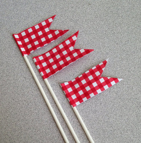 Cake toppers Red Gingham check Summer Cookouts decorations 4th of July parties, backyard barbecues country wedding by ilPiccoloGiardino | Backyard Barbecues, Cookouts, tailgating ideas | Scoop.it