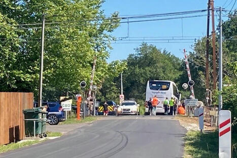 Une jeune femme décédée et une blessée grave : deux piétons fauchés par un train à un passage à niveau | BABinfo Pays Basque | Scoop.it
