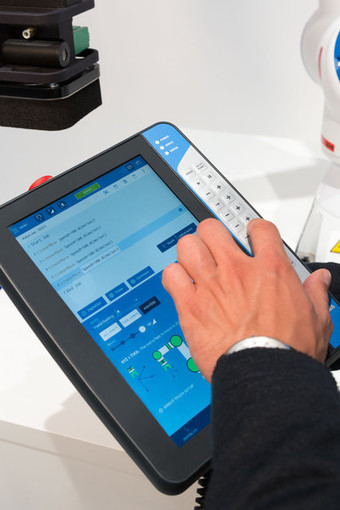 It doesn't always have to be collaborative - Yaskawa Europe GmbH | [Wudo] Corporate Transformation | Scoop.it