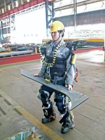Robotic suit gives shipyard workers super strength - health via New Scientist | WHY IT MATTERS: Digital Transformation | Scoop.it