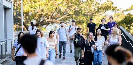 ‘I do get quite anxious’: why so many students are applying for early offers to uni | The Student Voice | Scoop.it