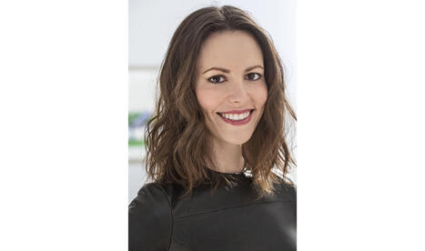 Toimittaja Tyyne Pennasen suositus muodin yst&auml;ville: Back Row -uutiskirjeess&auml; ruoditaan luksuksen kriisi&auml; | 1Uutiset - Lukemisen t&auml;hden | Scoop.it